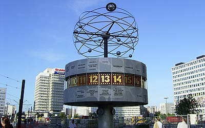 Die Weltzeituhr im Zentrum des ehemaligen Ostberlin und meiner Meinung nach das Herz Berlins.
