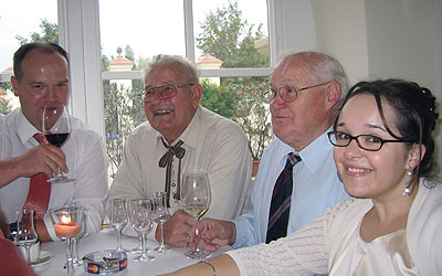 In gemütlicher Runde wurde das eine oder andere Glas Wein getrunken