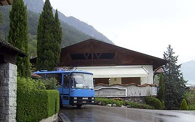 Nach dem ersten Schock bei der Ankunft in Oberplars haben wir festgestellt, dass der einfachste Weg hier wegzukommen die Buslinie ist.